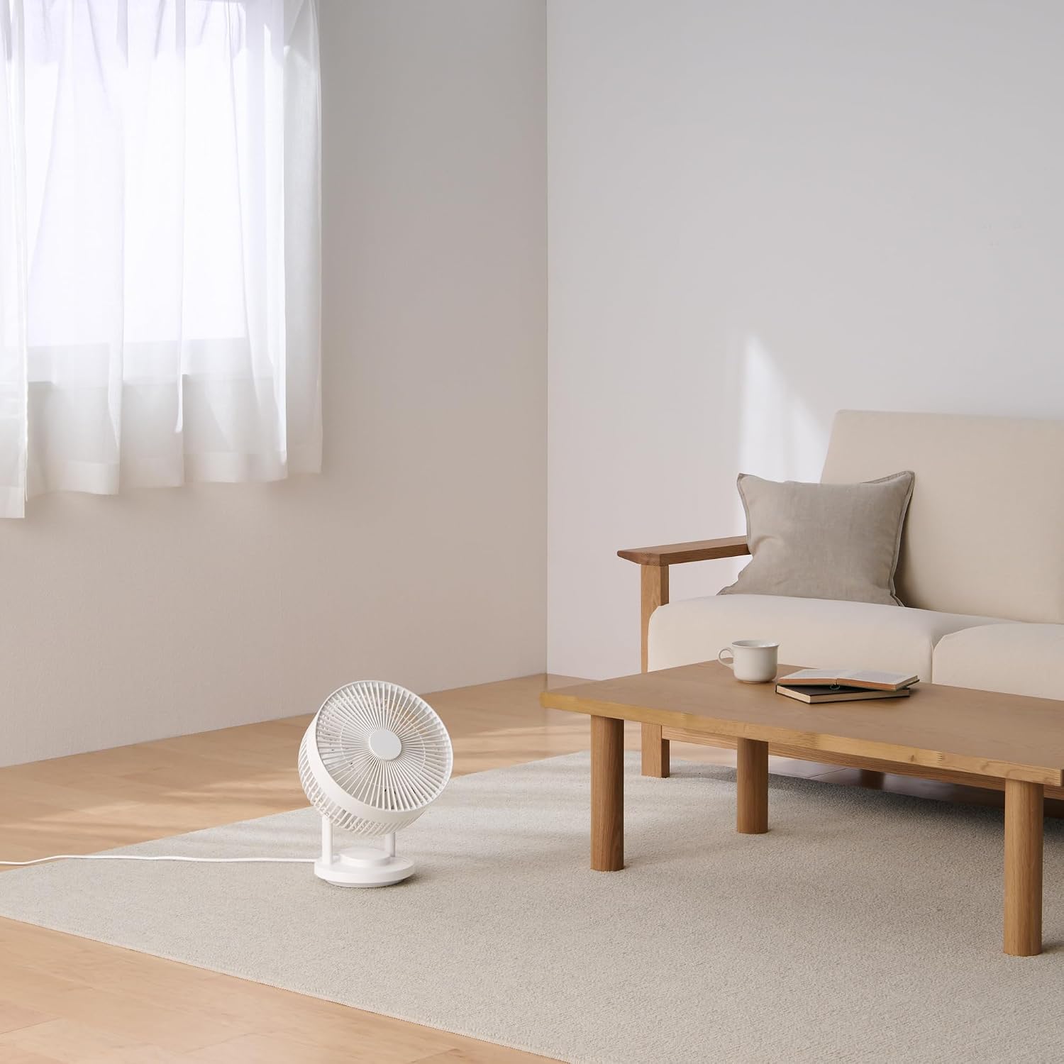 MUJI 無印良品 MJ-OCF06 白色6帖360度循環扇使用場景示意
