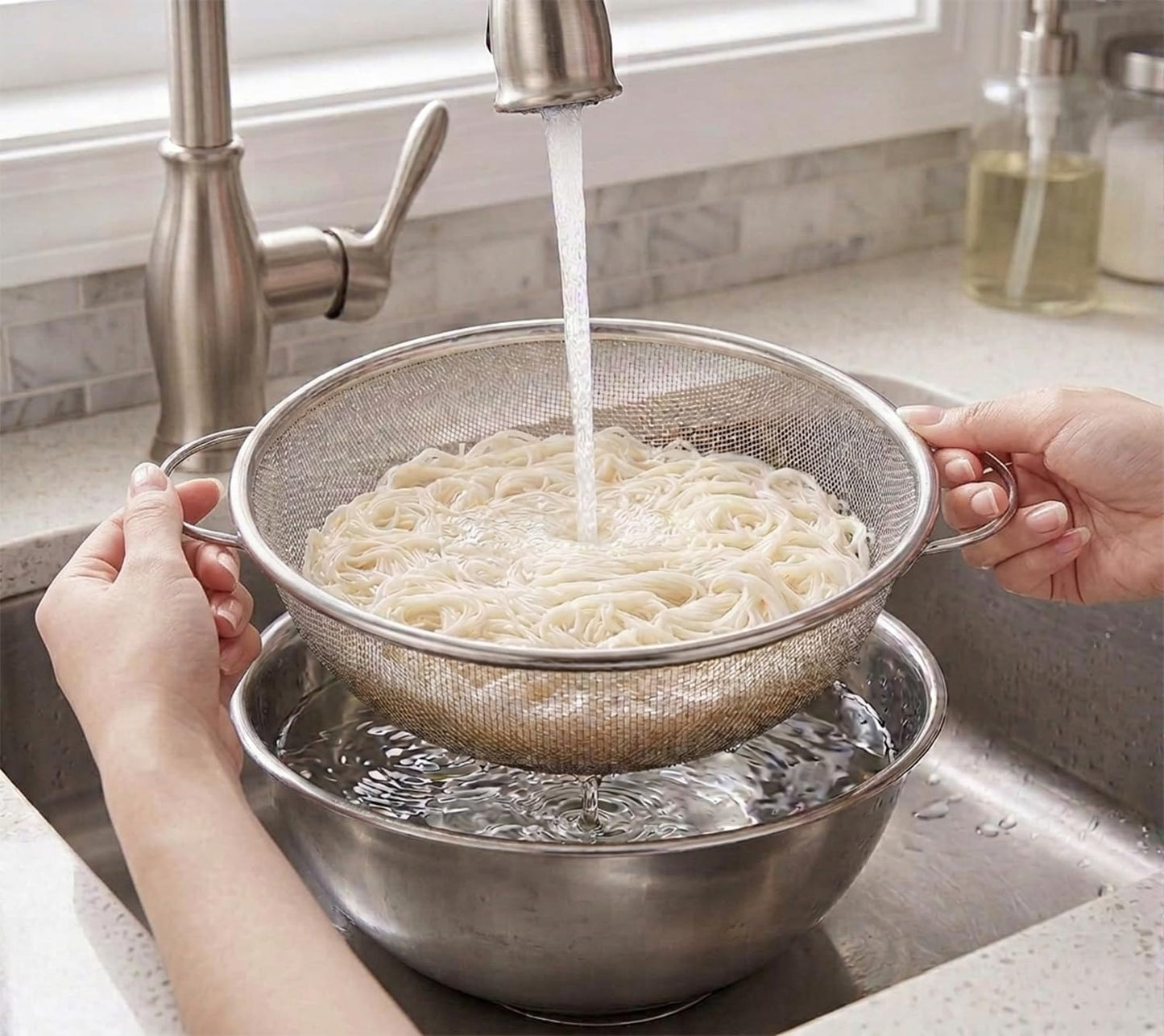 Nagao 燕三条不鏽鋼濾網盆 瀝水使用示意圖