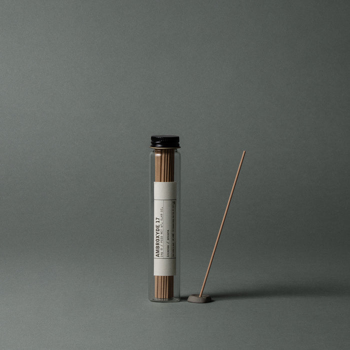 Le Labo AMBROXYDE 17 線香與混凝土線香座