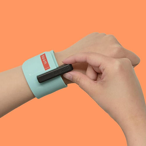 wemo 穿戴式可重複書寫備忘手環｜本體＋專用筆組合｜日本設計 行動備忘工具