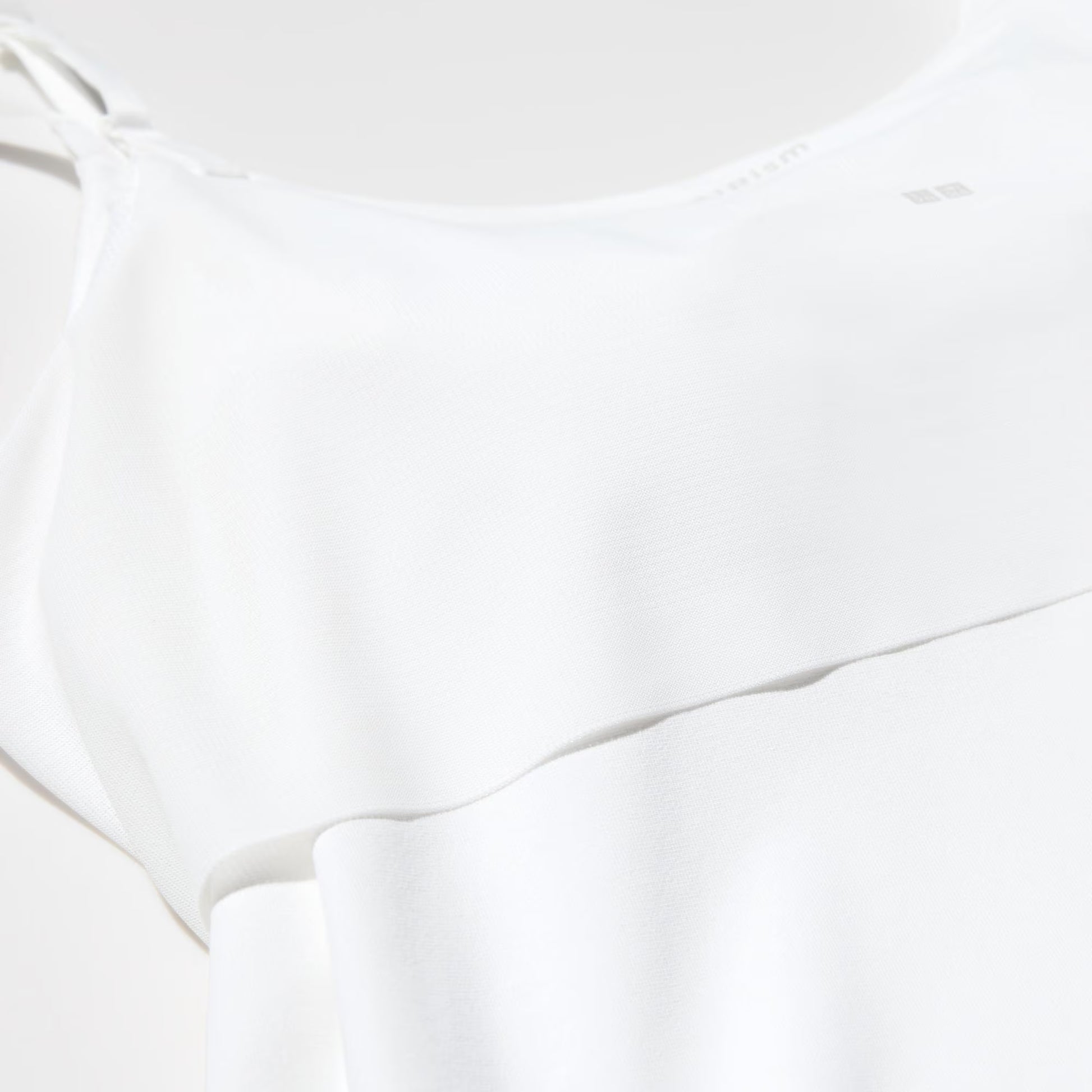 UNIQLO 女裝 AIRism 細肩帶背心內襯細節