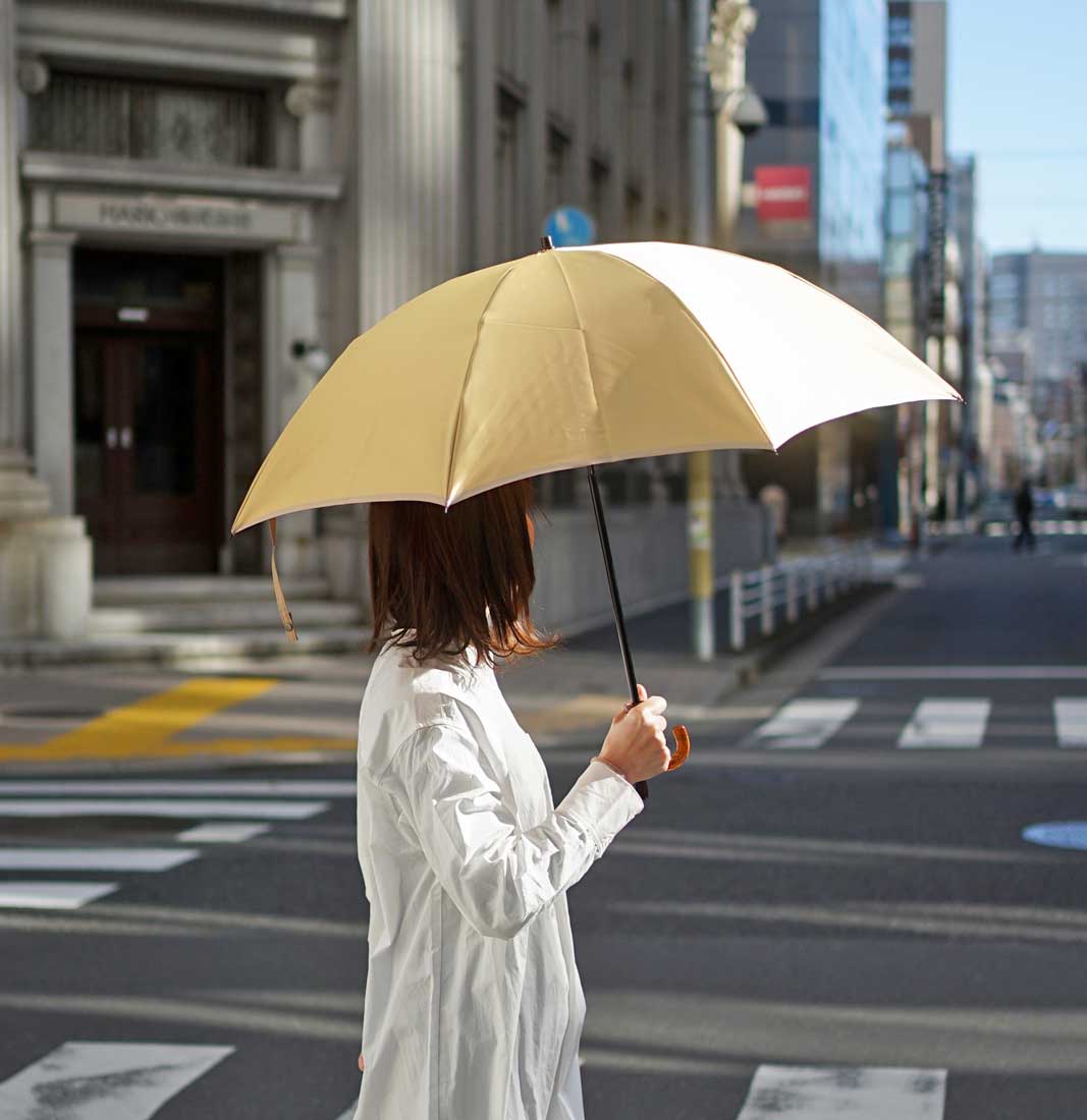 小宮商店 KASANE 甲州織晴雨兩用折疊傘 使用場景